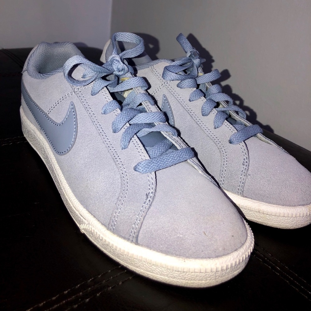 AMAZING CONDITION purple/blue Nike sneakers!